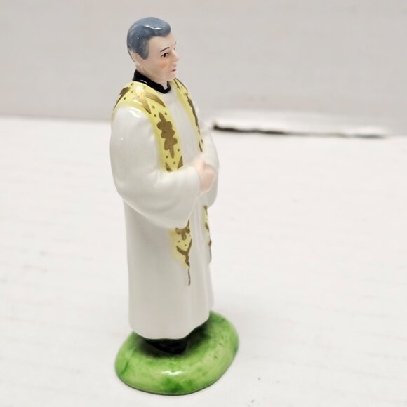 Dept Department 56 Small Tiny Figurine Priest Snow Village Collection Church VTG - Picture 4 of 7